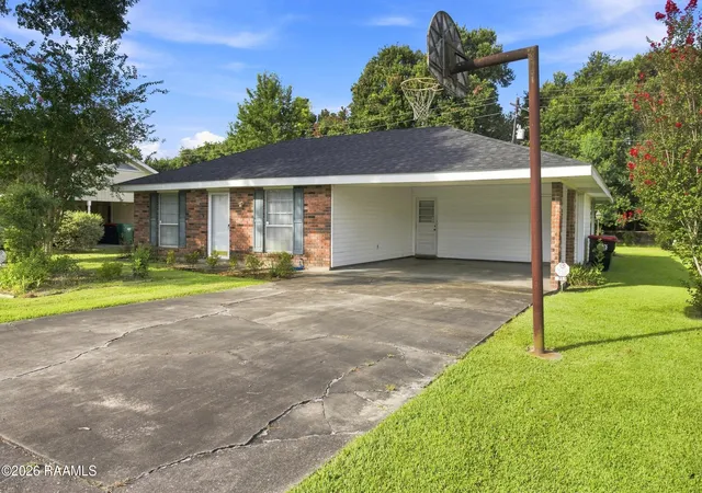 Photo 2 of Sale Pending at 213 Leonie St, Lafayette, LA 70506 | MLS# 2600007371 | Listing updated on 2026-09-14
