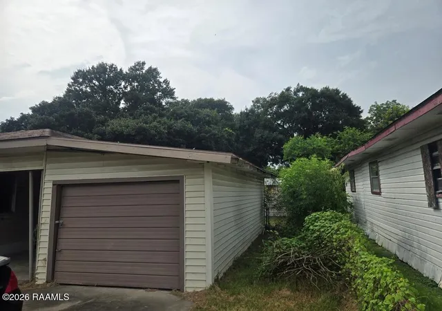 18th image of 1302 Versailles, New Iberia, LA 70560 | MLS# 2600007056