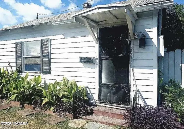 Photo 1 of Single family home for sale at 515 Saint Mary St, New Iberia, LA 70560 | MLS# 2600009694 | Listing updated on 2026-10-23