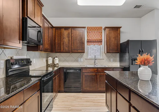 Photo 3 of Single family home for sale at 113 Marshfield Dr, Lafayette, LA 70507 | MLS# 2600007710 | Listing updated on 2026-09-09