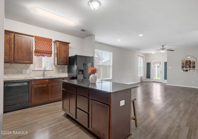 Photo 3 of Single family home for sale at 113 Marshfield Dr, Lafayette, LA 70507 | MLS# 2600007710 | Listing updated on 2026-09-09