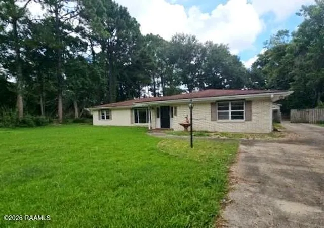 Photo 1 of Single family home for sale at 127 Plantation Dr, New Iberia, LA 70563 | MLS# 2600006536 | Listing updated on 2026-08-19