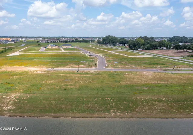 3rd image of 109 Sea Island Ln, Youngsville, LA 70592 | MLS# 2600007186