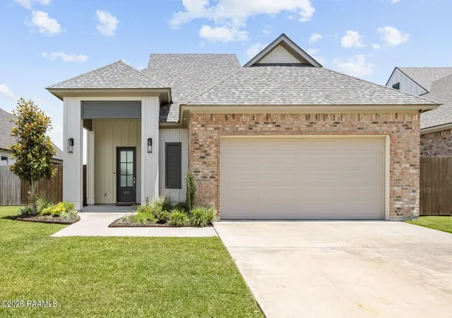 Photo 1 of Single family home for sale at 402 Last Quarter Dr, Youngsville, LA 70592 | MLS# 2600004773 | Listing updated on 2026-09-07