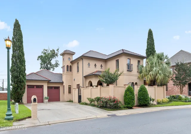 Photo 2 of Single family home for sale at 104 Avallach Dr, Lafayette, LA 70503 | MLS# 2020024150 | Listing updated on 2026-07-27