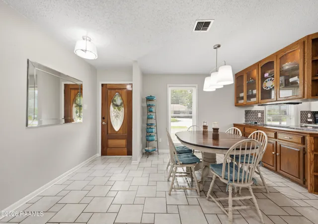 Photo 3 of Single family home for sale at 302 Maple Dr, Lafayette, LA 70506 | MLS# 2600007234 | Listing updated on 2026-09-10