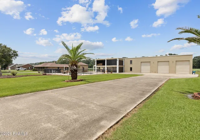 5th image of 1024 Decoux Rd, Saint Martinville, LA 70582 | MLS# 2600005233