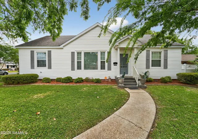 2nd image of 701 Parkview Dr, New Iberia, LA 70563 | MLS# 2600002841