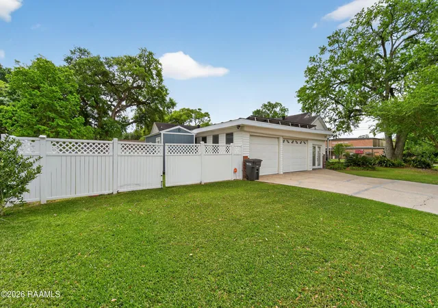 5th image of 701 Parkview Dr, New Iberia, LA 70563 | MLS# 2600002841