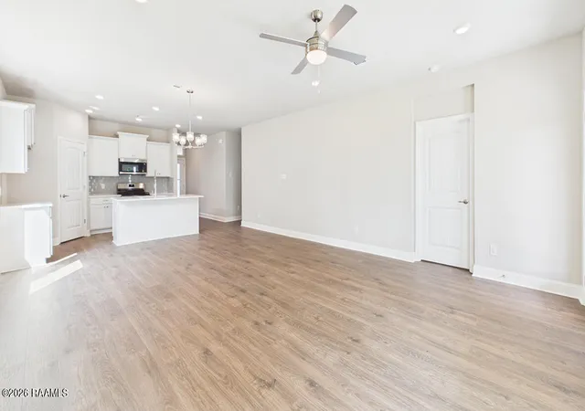 4th image of 310 Bellewood Dr, Lafayette, LA 70507 | MLS# 2600007393