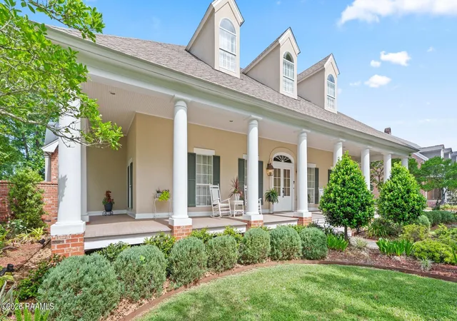 Photo 3 of Sale Pending at 404 Doyle Dr, Lafayette, LA 70508 | MLS# 2600003142 | Listing updated on 2026-08-23