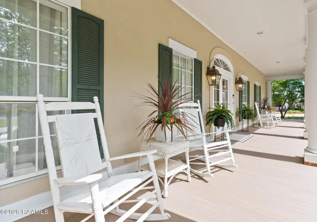 Photo 4 of Sale Pending at 404 Doyle Dr, Lafayette, LA 70508 | MLS# 2600003142 | Listing updated on 2026-08-23
