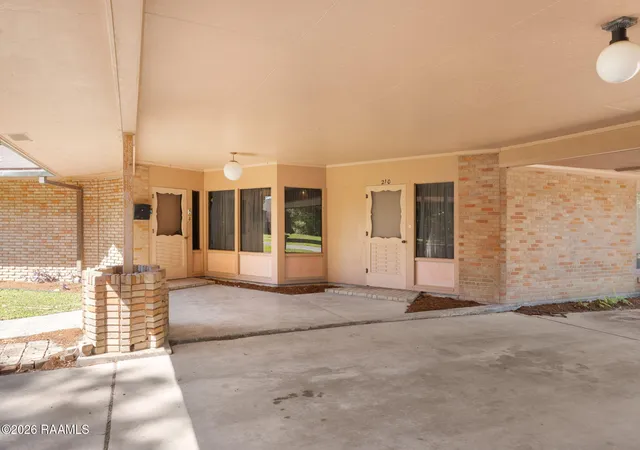 Homes for sale in Kaplan, LA | 210 N Church Ave, Kaplan, LA 70548 | MLS# 2600003712