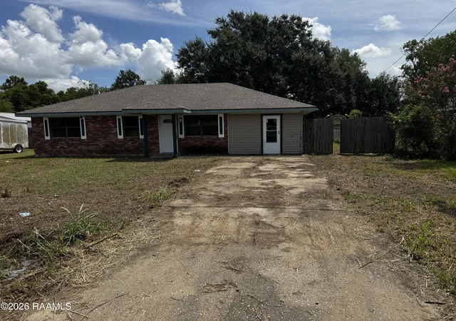 Photo 1 of Single family home for sale at 11801 Judge Doucet Rd, Abbeville, LA 70510 | MLS# 2600008011 | Listing updated on 2026-08-27