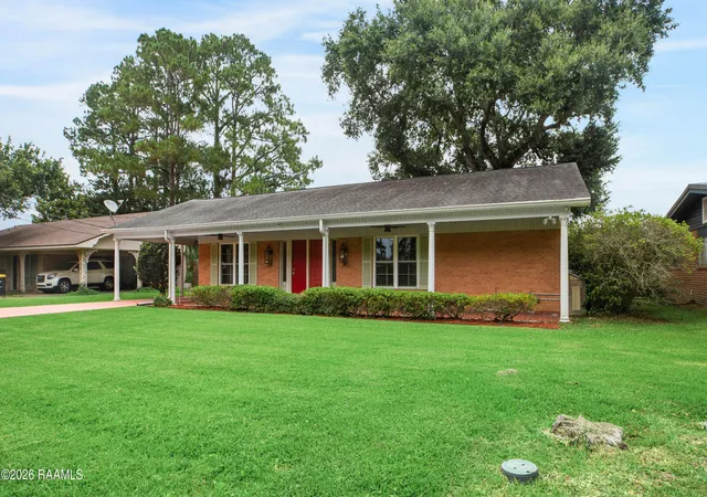 2nd image of 312 Dahlia St, New Iberia, LA 70563 | MLS# 2600005741
