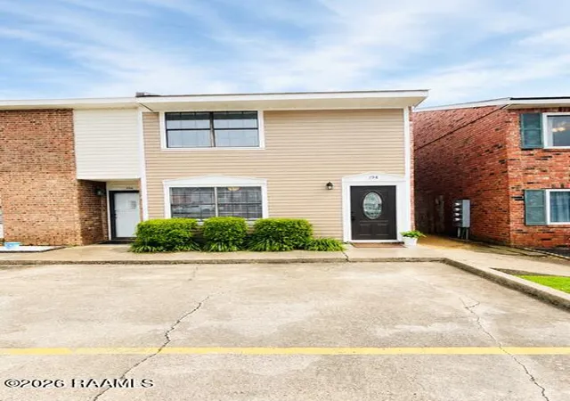 3rd image of 194 Southfield Pkwy, Lafayette, LA 70506 | MLS# 2600005107
