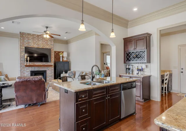 3rd image of 304 Overbrook Dr, Broussard, LA 70518 | MLS# 2600007085