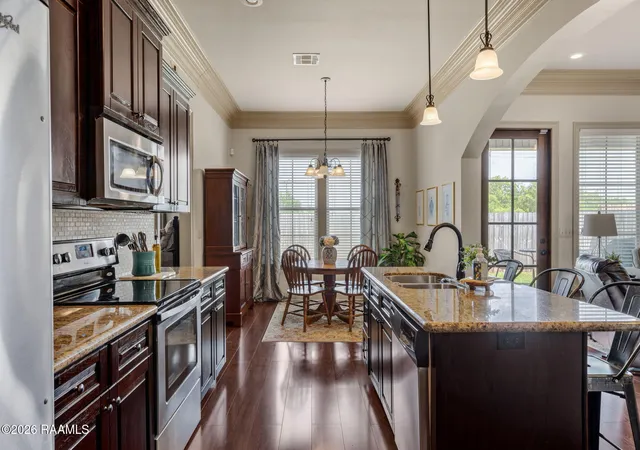 4th image of 304 Overbrook Dr, Broussard, LA 70518 | MLS# 2600007085