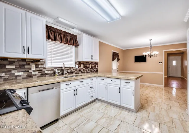 Photo 3 of Sale Pending at 311 Chadwick Dr, Lafayette, LA 70501 | MLS# 2600003547 | Listing updated on 2026-09-12