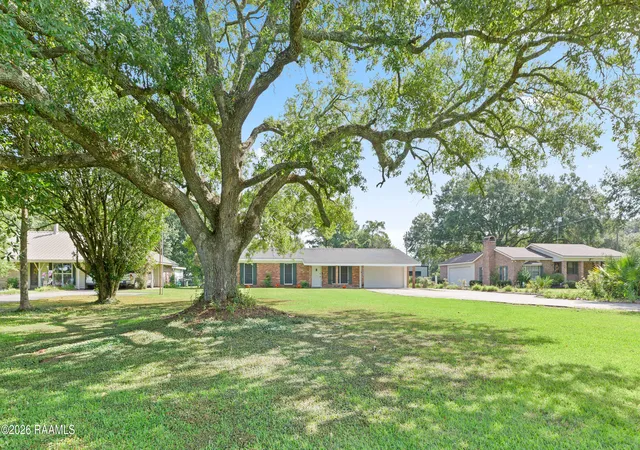 Photo 2 of Sale Pending at 5303 E Admiral Doyle Dr #1, Jeanerette, LA 70544 | MLS# 2600006922 | Listing updated on 2026-08-10