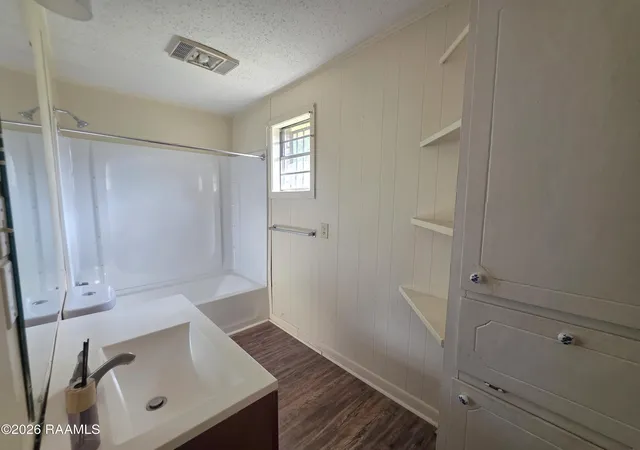 Photo 4 of Single family home for sale at 812 S Magnolia St, Lafayette, LA 70501 | MLS# 2600007582 | Listing updated on 2026-08-18