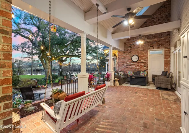 3rd image of 9 Oak Pl, New Iberia, LA 70563 | MLS# 25001711