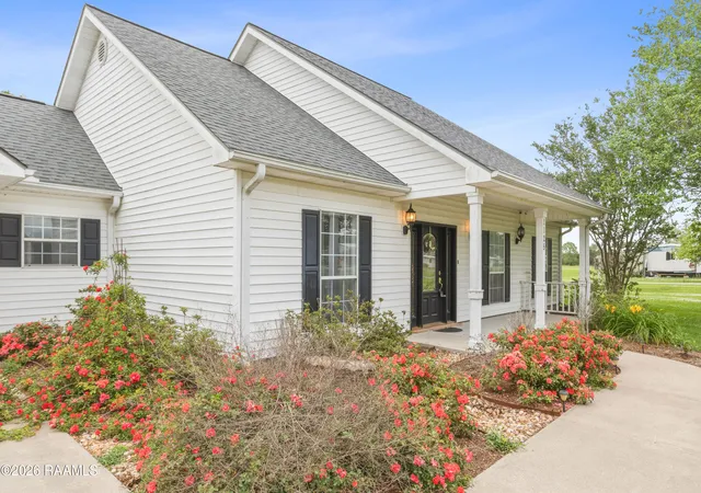 Homes for sale in St. Martinville, LA | 1125 Papit Guidry Rd, St. Martinville, LA 70582 | MLS# 2600003069