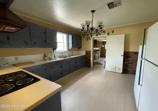 Photo 3 of Single family home for sale at 206 Bill Dr, Crowley, LA 70526 | MLS# 2600006371 | Listing updated on 2026-08-10