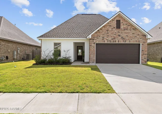 Homes for sale in Lafayette, LA | 207 Segovia Wy, Lafayette, LA 70506 | MLS# 2600005378
