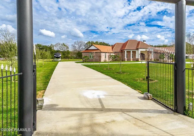 image of 701 Louis Arceneaux Rd, Lafayette, LA 70507 | MLS# 2600007790