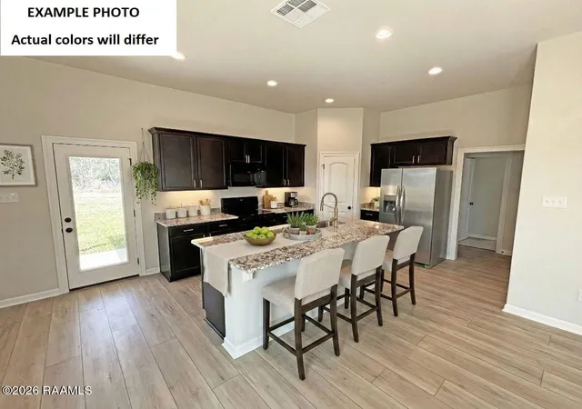 Photo 3 of Sale Pending at 102 Braddish Ct, Lafayette, LA 70506 | MLS# 2600004437 | Listing updated on 2026-09-11