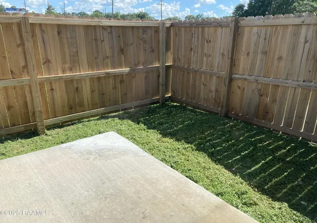 5th image of 14 Townhouse Cvs, Lafayette, LA 70506 | MLS# 2500005994