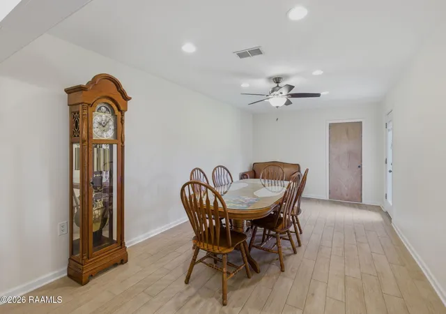 4th image of 820 Contraband Ln, Lake Charles, LA 70605 | MLS# 2600004825