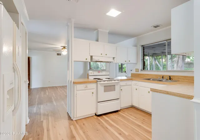 Photo 3 of Single family home for sale at 105 Ashwood Dr, Lafayette, LA 70503 | MLS# 2600007341 | Listing updated on 2026-08-17