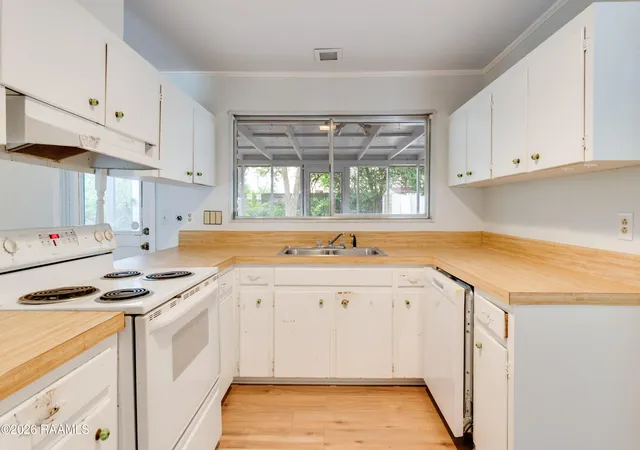 Photo 3 of Single family home for sale at 105 Ashwood Dr, Lafayette, LA 70503 | MLS# 2600007341 | Listing updated on 2026-08-17