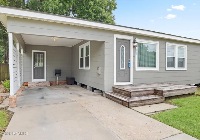 Homes for sale in New Iberia, LA | 611 Angers St, New Iberia, LA 70563 | MLS# 2600004040