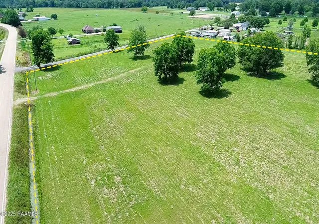 Photo 3 of House for sale at 119 Pitre Ln, Ville Platte, LA 70586 | MLS# 2600004992 | Listing updated on 2026-06-05