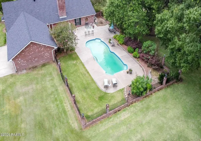 2nd image of 311 Interlaken Dr, New Iberia, LA 70563 | MLS# 2600006092