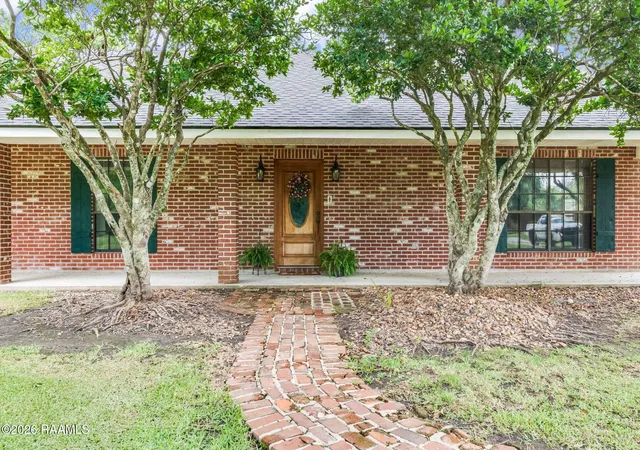 5th image of 311 Interlaken Dr, New Iberia, LA 70563 | MLS# 2600006092