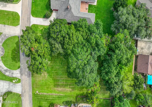 Photo 4 of Land for sale at 5 Oak Pl Pl, New Iberia, LA 70563 | MLS# 2500001881 | Listing updated on 2026-08-02