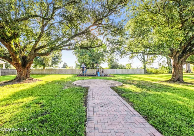 17th image of 101 Shadow Bend Dr Dr, Broussard, LA 70518 | MLS# 2600006133