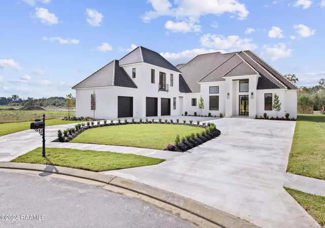 Photo 2 of Single family home for sale at 110 Trailing Oaks Dr, Youngsville, LA 70592 | MLS# 24003036 | Listing updated on 2026-08-22