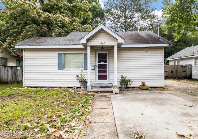 Photo 1 of Single family home for sale at 510 Cedar Crst Ct, Lafayette, LA 70501 | MLS# 2600006218 | Listing updated on 2026-07-28