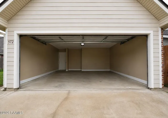 Photo 3 of Single family home for sale at 572 Ethel Dr, Lake Charles, LA 70611 | MLS# 2600006500 | Listing updated on 2026-09-08