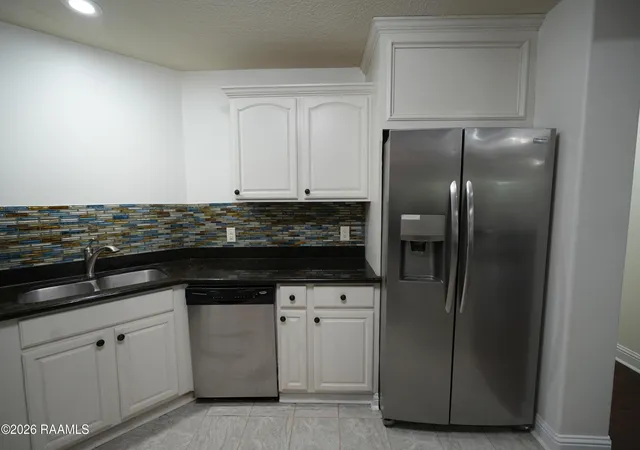 Photo 3 of Single family home for sale at 572 Ethel Dr, Lake Charles, LA 70611 | MLS# 2600006500 | Listing updated on 2026-09-16
