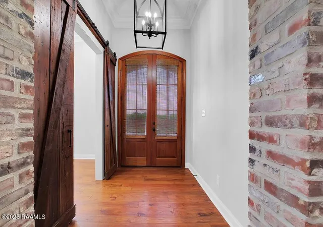 Photo 3 of Single family home for sale at 1001 The Lake Dr, Broussard, LA 70518 | MLS# 2500003117 | Listing updated on 2026-09-22