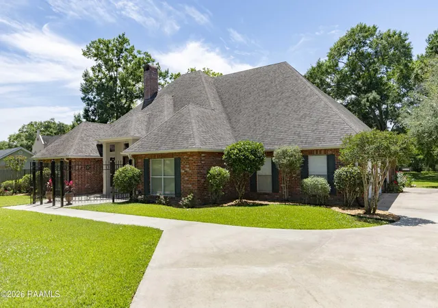2nd image of 2014 Old Jeanerette Rd, New Iberia, LA 70563 | MLS# 2600003410