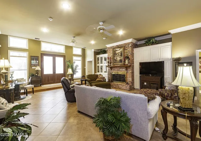 5th image of 2014 Old Jeanerette Rd, New Iberia, LA 70563 | MLS# 2600003410