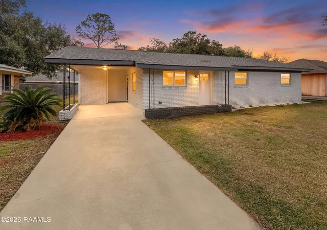 Homes for sale in New Iberia, LA | 1311 Dillard St, New Iberia, LA 70560 | MLS# 2500006894