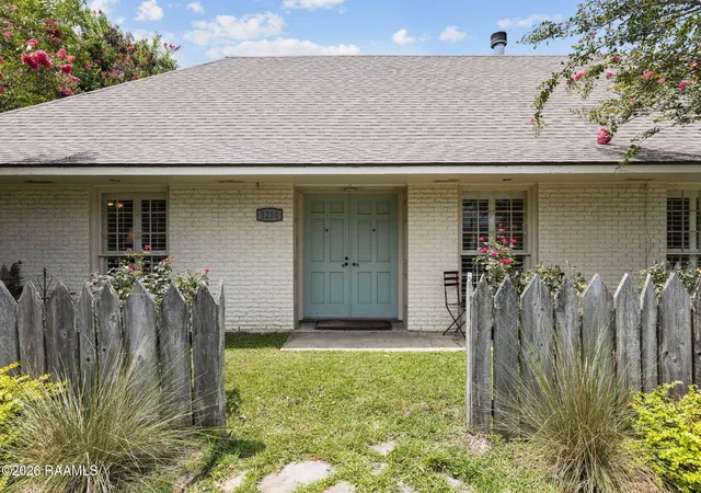 Photo 2 of Single family home for sale at 1210 Jeanne St, Lafayette, LA 70506 | MLS# 2600006872 | Listing updated on 2026-09-19
